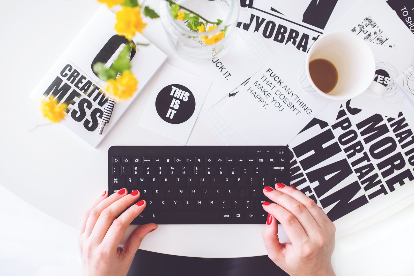 Image en rapport avec le theme Guides et Tutoriels, illustrant l'article : 10 étapes pour créer un blog réussi